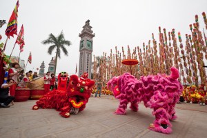 lion dancers